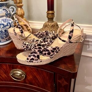 EUC Loeffler Randall Charley Leopard Knotted Bow Wedge Espadrille Sandals 8.5 B